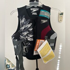 Vintage Speedo Women's Black and Burgundy Life Vest. Size Medium. NWT